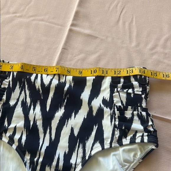 Anne Cole Dark blue and White Patterned Swim Bra - Picture 14 of 15